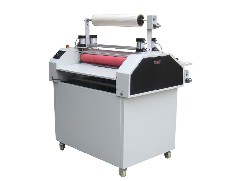 What important equipment is equipped on the laminating machine?